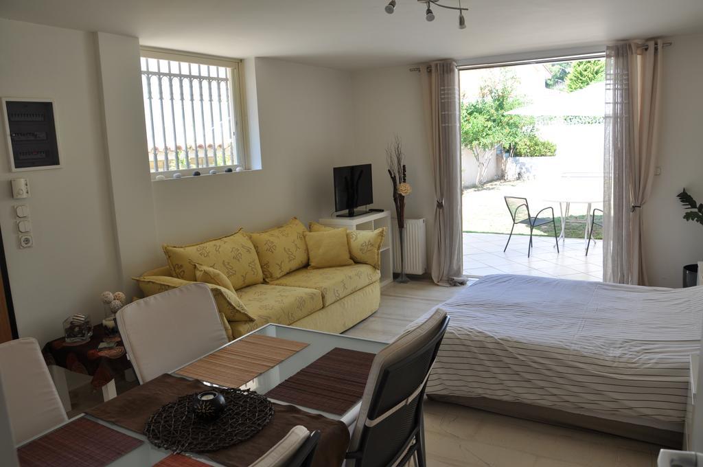 Cosy Studio With Garden / Individual Apartment أثينا المظهر الخارجي الصورة